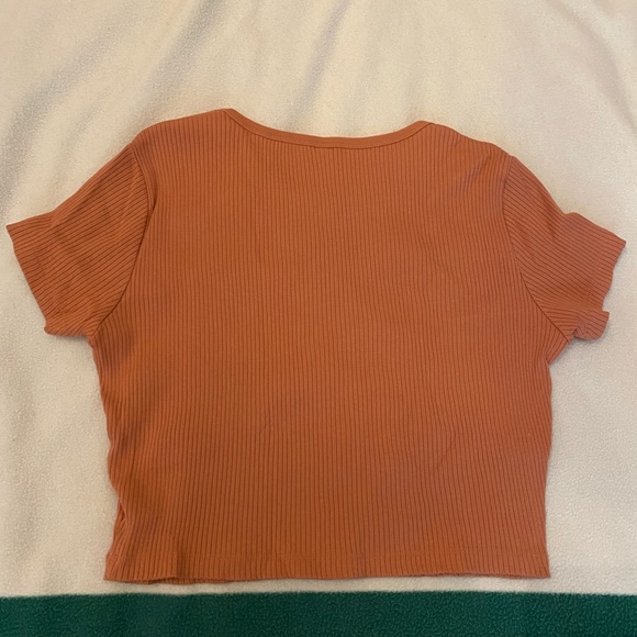 UNIQLO Crop Top - Sz M - Picture 2 of 4